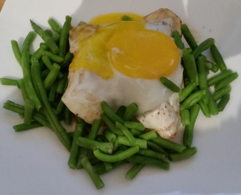 Seasoned Chicken Breasts Free Range Egg and Green Beans