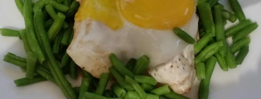 Seasoned Chicken Breasts Free Range Egg and Green Beans